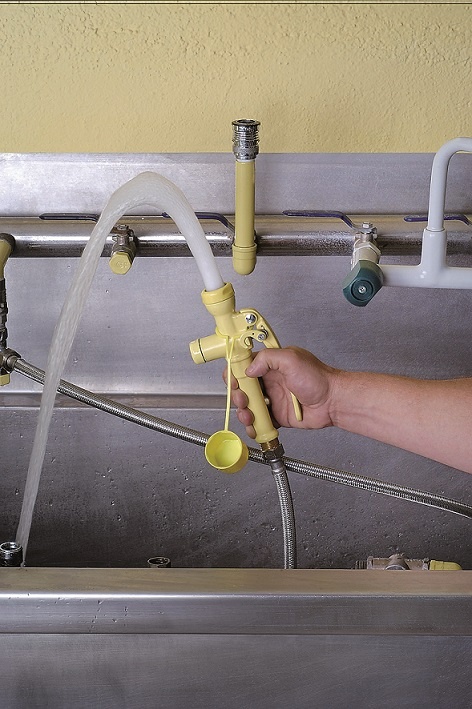 Arboles UK - Emergency Eyewash being tested