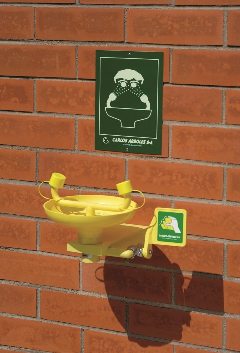 Where Are Emergency Eye Wash Stations Required? Arboles UK